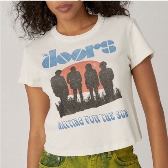 DAYDREAMER The Doors Waiting For The Sun Shrunken Band Tee Cream Crop - Picture 1 of 13